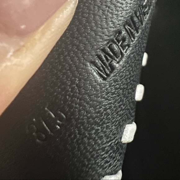 Rag & Bone x Disney Cruella Sandals - Picture 5 of 6